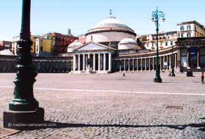 Place del Plebiscito à Naples