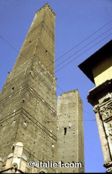 tours de Bologne