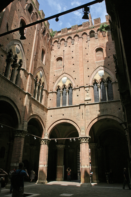Palazzo Chigi Saracini