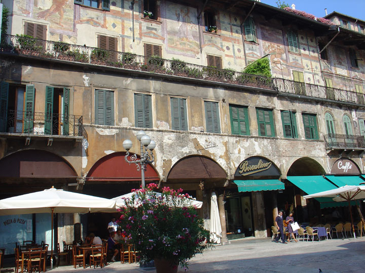 piazza delle Erbe à Verone