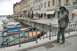 Statue de James Joyce sur le Canale Grande à Trieste