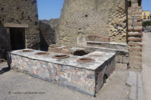 Thermopolium d'Herculanum la grande taberna