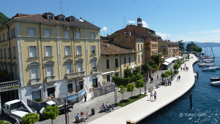 Salo Sur Le Lac De Garde Italie1 Com