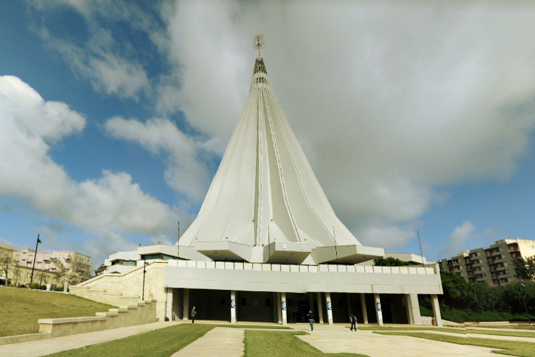 Sanctuaire de la Vierge aux larmes Sanctuaire de la Vierge aux larmes
