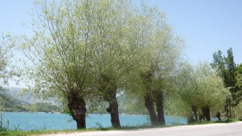 lac de Scanno dans les Abruzzes