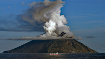 Volcan Stromboli dans les îIes éoliennes